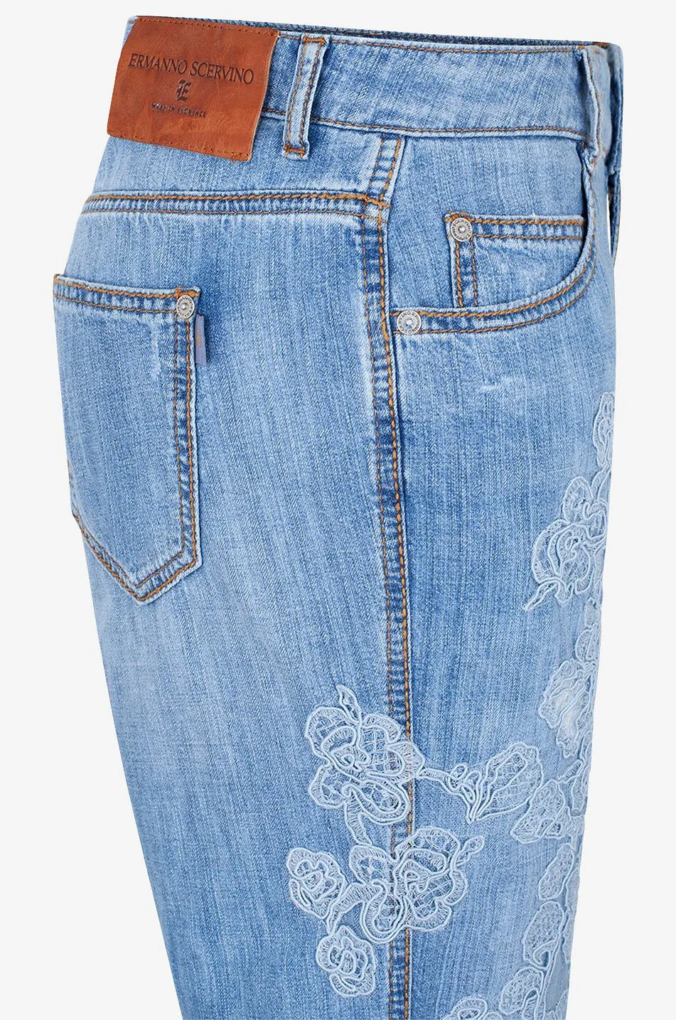 Jean boyfriend en denim d'été et dentelle