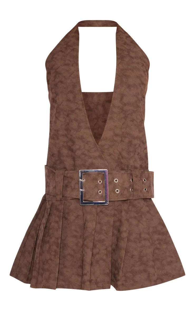 Robe droite en PU chocolat javélisé plissée à décoletté et ceinture